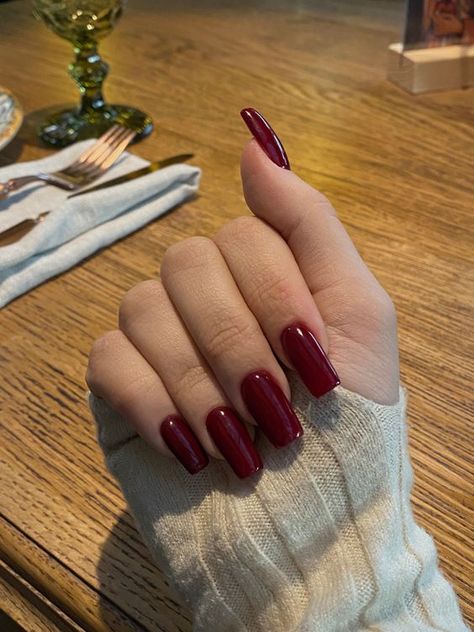 Nude Winter Nails, Bordeaux Nails, How To Strengthen Nails, Solid Color Acrylic Nails, Trendy Winter Nails, Strengthen Nails, Autumn Looks, Nails Healthy, Smink Inspiration