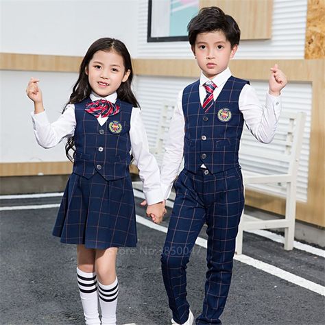 Preschool Uniform, Japanese Kindergarten, Toddler School Uniforms, Boys School Uniform Shorts, The Princess Diaries, Girl Uniform, School Uniform Kids, Boys Fall Outfits, School Uniform Fashion