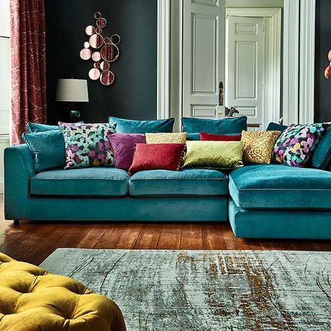 Bohemian Style Living Room, Corner Sofa Living Room, Modern Bohemian Living Room, Turquoise Room, Living Room Turquoise, Bohemian Living Room Decor, Teal Sofa, Blue Couches, Corner Sofas