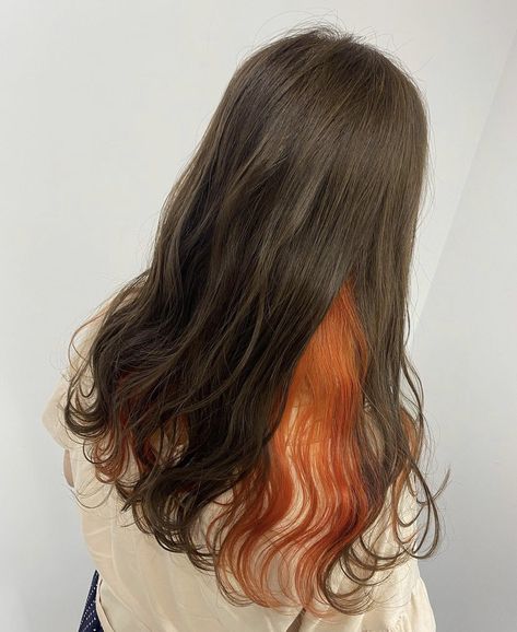 Inner Dyed Hair, Ginger Hair With Black Underneath, Brown Hair With Orange Underneath, Orange Underneath Hair, Inner Hair Color, Inner Color Hair, Ponytail Bandana, Model Bangs, Middle Part Ponytail