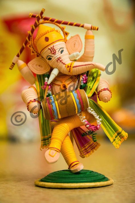 Krishna Pagdi, Newspaper Art And Craft, Quilled Ornaments, Ganesh Decoration, Bommala Koluvu, Wall Hanging Paper Craft, Hanging Paper Craft, Diy Wall Hanging Crafts, Craft For Home Decoration