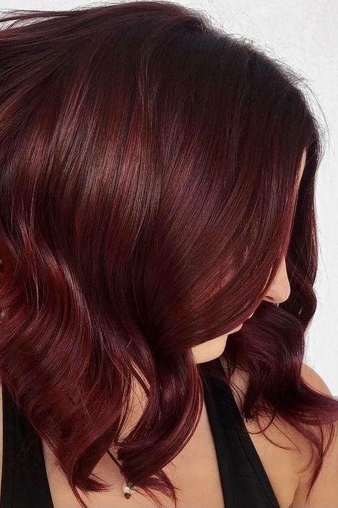 Bright Red Brown Hair, Red Tone Balayage, Dark Red Hair Outfits What To Wear With, Dark Natural Red Hair Color, Warm Burgundy Hair Color, Merlot Hair Color Burgundy, Merlot Red Hair, Natural Dark Red Hair Color, Classy Red Hair