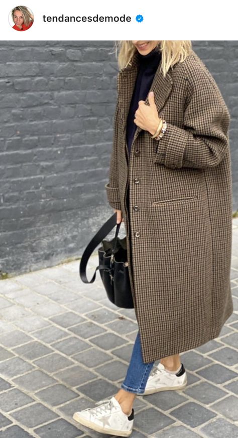 Brown Check Coat Outfit, Checkered Coat Outfit, Checked Coat Outfit, Brown Plaid Coat, Uk Outfits, Checked Coat, Parisian Look, Sport Chic Style, Sleek Dress