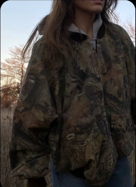 Camo Jacket Outfit, Cowgirl Aesthetic, Camo Outfits, Western Style Outfits, Western Aesthetic, Granola Girl, Camo Jacket, Fall Fits, Winter Fits