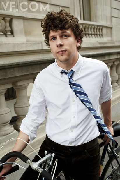 Jesse Eisenberg...Dark curly haired, geeky jewish men are my ... Jesse Einsberg, Jessie Eisenberg, Jesse Eisenberg, Nerdy Guys, My Weakness, Jewish Men, Shia Labeouf, Logan Lerman, Nerd Love