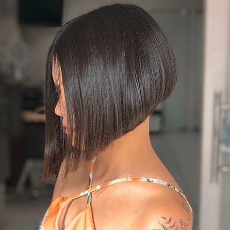 Triangle Haircut, Above The Shoulder Haircuts, Graduated Haircut, Graduated Bob Hairstyles, One Length Haircuts, One Length Hair, Shoulder Haircut, Graduated Bob Haircuts, Graduated Bob