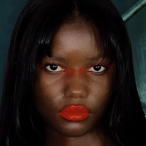 Lip Looks Black Women, Red Editorial Makeup, Alien Baddie, Ethereal Alien, Lipstick Ideas, Makeup 2024, Gradient Lips, Tomato Girl, Burgundy Lips