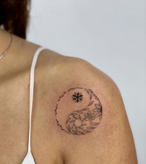 Nepal Tattoo, Tattoo Aftercare Tips, Ankle Tattoo Ideas, Rose Tattoo Forearm, Flower Tattoo Drawings, Yin Yang Tattoos, Ankle Tattoos, Neck Tattoos Women, Muster Tattoos