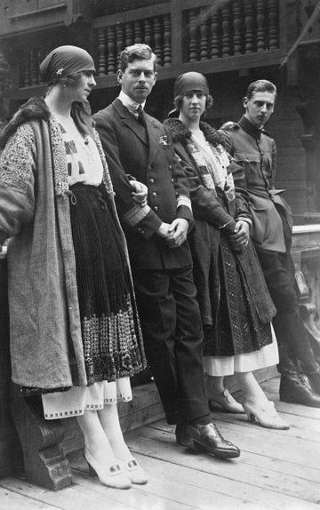 Photograph of the Crown Prince Carol and Crown Princess Helen of Romania along with Carol' brother, Prince Nicholas, and Helen' sister, Princess Irene. Romanian Royal Family, Greek Royal Family, Portrait Images, Vintage Portraits, Historical Dresses, Queen Victoria, Crown Princess, Photographic Paper, Professional Photography