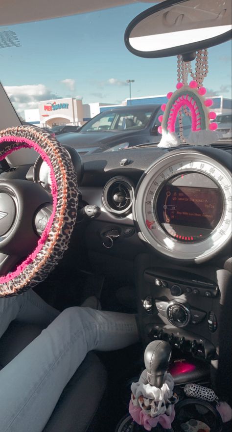 Girly Mini Cooper, Cooper Cars, Mini Cooper Accessories, Car Vibes, Cooper Car, New Car Accessories, Preppy Decor, Car Things, Girly Car Accessories