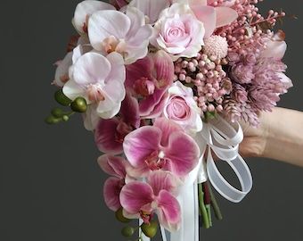 Trendy Wedding Bouquets, Wedding Cascading Bouquets, Fairy Bridal Bouquet, 2024 Bridal Bouquet, Cascading Flower Bouquet, Wedding Bouquets Bride Pink, Bouquet Of Flowers For Wedding, Wedding Bouquets Orchids, Pink Orchid Bouquet