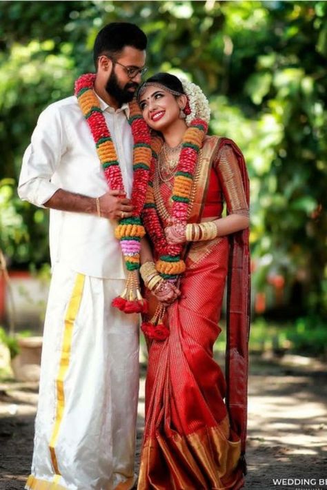 Here are Some BEST Couple Photography Ideas & Poses for South Indian Couples that you MUST need to capture for your wedding functions. #weddingbazaar#indianwedding #coupleweddingphotography #coupleweddingphotographyindian #coupleweddingphotographyposes #coupleweddingphotographyforeheadkisspicture #coupleweddingphotographyromantic #coupleweddingphotographyphotoposes #southindianweddingphotography #southindiancouplephotoshoot #southindiancouplephotoshoottraditional #southindiancouplephotoshootpose Hindu Wedding Photos, Marriage Photoshoot, Marriage Poses, South Wedding, Wedding Indoor, Indian Wedding Poses, Romantic Couple Poses, Indian Wedding Photography Couples, Engagement Photography Poses