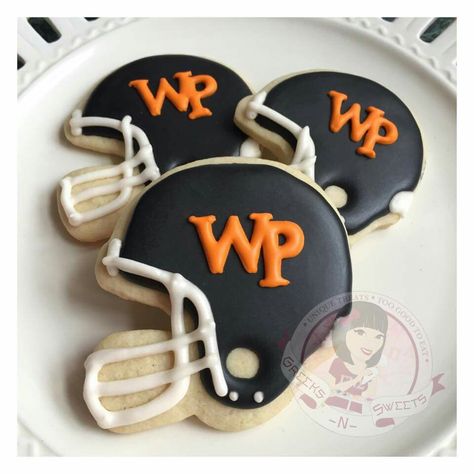 Greeks-N-Sweets: Football helmet Helmet Cookies Decorated, Football Helmet Cookies Decorated, Football Helmet Cookies, Tailgate Wedding, Football Helmet Cake, Football Sugar Cookies, Royal Cookies, Sports Cookies, Football Cookies