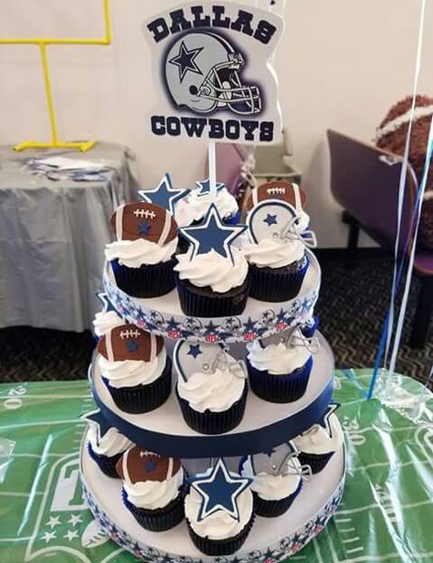 Dallas cupcakes Dallas Cowboys Cupcakes, Dallas Cowboys Birthday Party, Dallas Cowboys Baby Shower, Dallas Cowboys Cake, Dallas Cowboys Theme, Dallas Cowboys Birthday, Cowboy Cupcakes, Cowboys Wallpaper, Cowboy Cakes