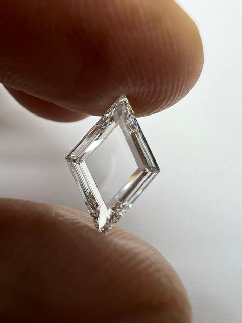 2.50ct. F/VS1 Lozenge Shaped Non-Certified Lab Grown Diamond -This diamond can be used for an engagement ring, necklace, or any other type of jewelry you wish. This is a unique cut diamond cut that would definitely make a statement! You would definitely have a one-of-a-kind diamond if you choose this shape for your ring or jewelry piece!  ⁕Diamond Type: Lab Grown Diamond ⁕Shape: Lozenge ⁕Carat: 2.50 ⁕Color: F ⁕Clarity: VS1 ⁕Measurement: 13.30 x 10.00mm -This diamond is not certified. It can be c Portrait Diamond Ring, Criss Cut Diamond, Lozenge Cut Engagement Ring, Portrait Cut Ring, Portrait Cut Engagement Ring, Portrait Cut Diamond Ring, Portrait Diamond, Lozenge Diamond, Different Diamond Cuts