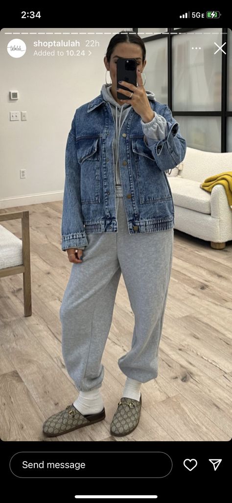 Sweatpants And Jean Jacket Outfit, Gray Sweatpants Outfit Winter, Jean Jacket And Sweatpants, Sweatpants Outfits Winter, Gray Sweatpants Outfit, Jean Jacket Outfits, Grey Sweats, Sweatpants Outfit, Travel Outfits