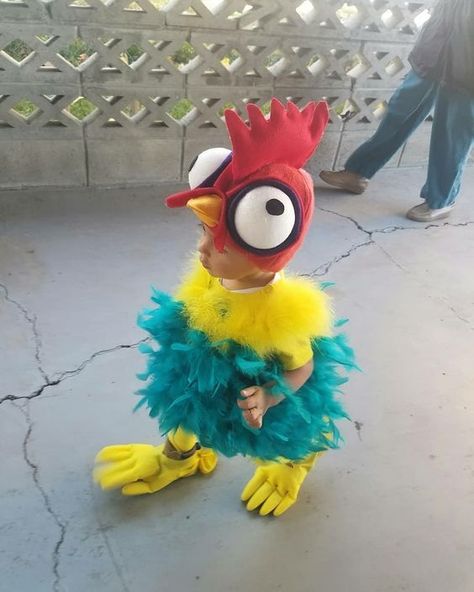 Hei Hei Moana, Rooster Costume, Chicken Costume, Handmade Halloween Costumes, Spooky Halloween Costumes, Diy Halloween Projects, Boy Halloween Costumes, Toddler Halloween Costumes, Toddler Halloween