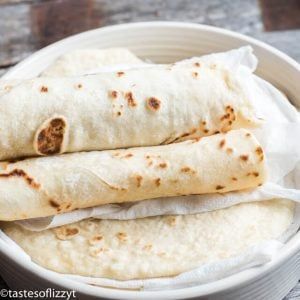 Soft Tortilla Recipe, Mexican Flour Tortillas, Homemade Tortilla Recipe, Homemade Flour, Recipes With Flour Tortillas, Scratch Cooking, Authentic Mexican Recipes, Mexican Bread, Homemade Flour Tortillas