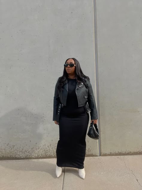 Black Long Sleeve Maxi Dress Outfit, Body Con Dress Outfit Winter, Black Knit Dress Outfit Winter, Long Sleeve Maxi Dress Outfit, Black Maxi Dress Outfit Ideas, Midsize Fits, Long Sleeve Dress Outfit, Black Maxi Dress Outfit, Knitted Dress Outfit