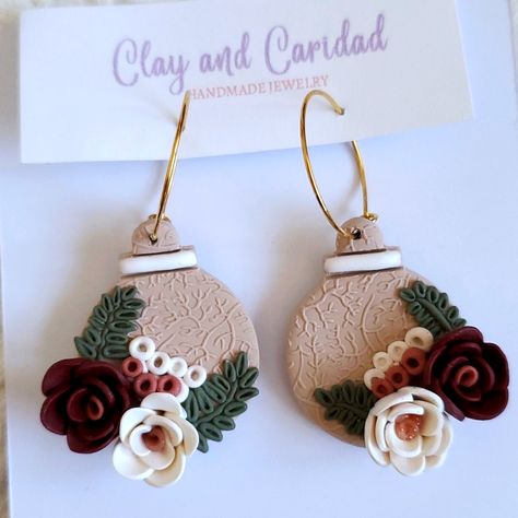 Nwt Absolutely Gorgeous Handmade Floral Clay Earrings. Pink Christmas Polymer Clay Earrings, Holiday Polymer Clay Earrings, Holiday Polymer Clay, Bee Clay, Christmas Polymer Clay Earrings, Christmas Polymer Clay, Floral Clay Earrings, Clay Embroidery, Rhinestone Halloween