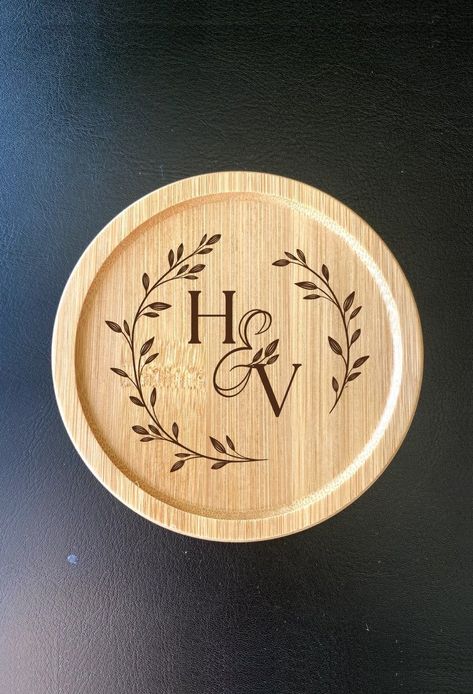 Woodburn Wedding Gift, Pyrography Wedding Gift, Wooden Coaster Ideas, Wood Burned Coasters, Wood Coasters Wedding, Designs On Wood, Wood Engraved Gifts, Engraved Wood Coasters, Personalised Coasters