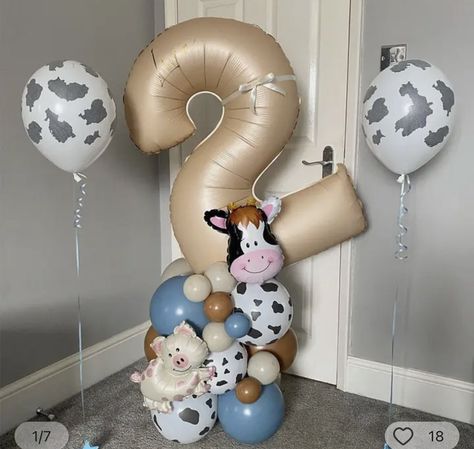 Pig Balloon, Baby First Birthday Themes, Cow Birthday Parties, Baby Shower Balloon Decorations, Carousel Birthday, Cow Baby Showers, Farm Theme Birthday, Farm Animals Birthday Party, Rodeo Birthday