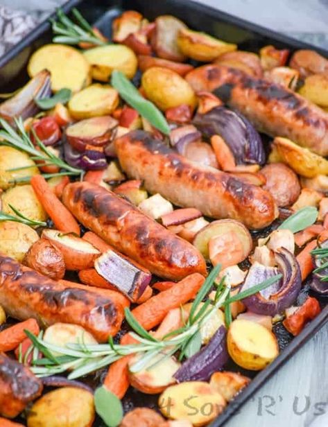 Sheet Pan Suppers Recipes, Healthy Fall Recipes Dinner, Fall Recipes Dinner, Sheet Pan Supper, Healthy Fall Recipes, Easy Supper Recipes, Bratwurst Recipes, Sausage Dinner, Blender Smoothie