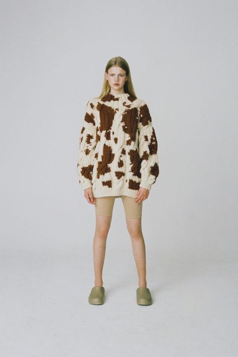 Cow Sweater, Cow Spots, Brown Cow, Knitwear Fashion, Chunky Knitwear, Cow Pattern, Knit Outfit, Knit Fashion, Knitting Inspiration