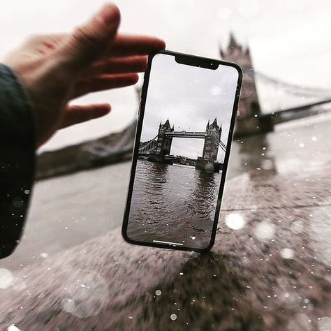 Great Camera Angle 📱🌁 featuring the iPhone XS. * Can you guess what bridge that is? * ⬇️ Russian Cities, Travel Pose, Vacation Photography, European Architecture, St P, Friend Poses Photography, St Petersburg Russia, Band Photos, Petersburg Russia