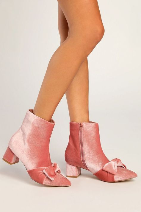 Bow down to the fashionable force that is the Lulus Femmie Dusty Rose Velvet Pointed-Toe Bow Booties! These soft velvet booties have an ankle-high shaft and a sturdy block heel, but the real focus is the striking bow detail at sits atop the pointed-toe upper. #booties #partywear #velvet #bow Boots With Bows, Chunky Heel Ankle Boots, Bow Boots, Rose Velvet, Lulu Fashion, Velvet Heels, Personal Assistant, Chunky Sandals, Heel Ankle Boots