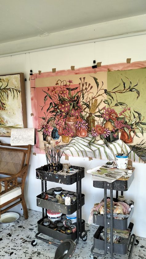 Pastel Art Studio, Painting Studio Ideas, Large Painting Ideas, Painting Room Aesthetic, Mindfulness Room, Dream Art Studio, Large Flower Painting, Floral Painting Acrylic, Art Studio Ideas