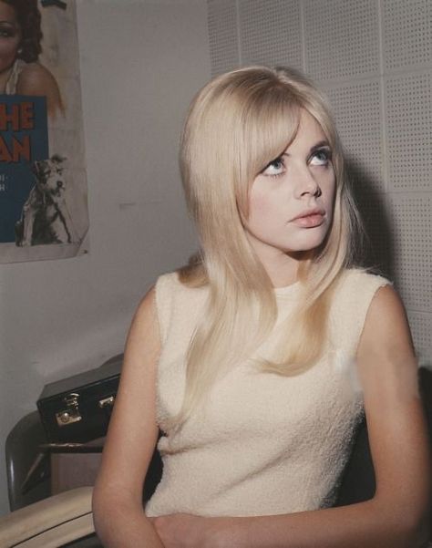 Britt Ekland, 60s Hair, Dream Hair, 60s Fashion, Classic Beauty, Vintage Hairstyles, Vintage Beauty, Look Fashion, Hair Inspo