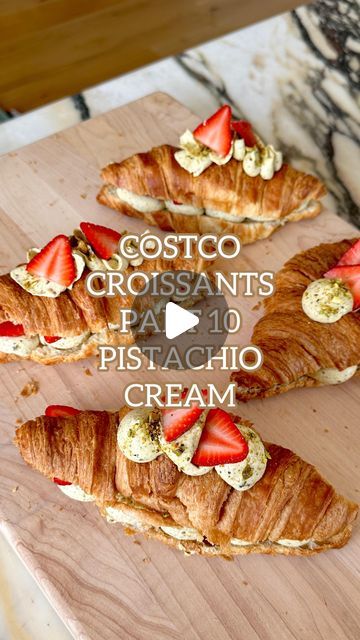 Pistachio Cream Filled Croissant, Croissant With Cream Cheese, Pistachio Cream Croissant, Croissant Desserts, Croissant Filling, Shelled Pistachios, Stuffed Croissants, Pistachio Croissant, Crushed Pistachios