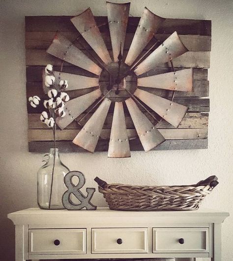 Coastal Charm: Farmhouse Style Interior Design Minimalist, Decor Ikea, Clock Vintage, Fa Fal, Kitchen Decorating, Cool Ideas, Country Farmhouse Decor, Easy Home Decor, Farmhouse Wall Decor