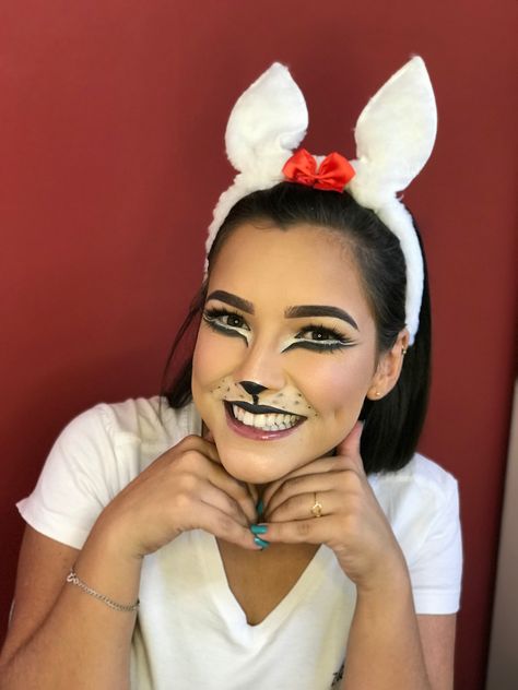 Make de coelhinha Make Coelho, Bunny Makeup Halloween, Cute Bunny Makeup, Bunny Makeup, Halloween Coustumes, Halloween Costumes Makeup, Up Halloween, Costume Makeup, Cute Bunny