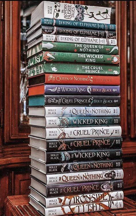 Books Like The Cruel Prince, Books With Pretty Covers, Decor With Books, Install Floating Shelves, 3 Floating Shelves, Plants Vases, Books By Color, Teenage Books To Read, Bookshelf Ideas