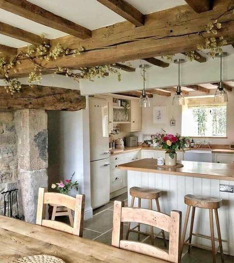 White And Wooden Kitchen, Cozy Farmhouse Kitchen, Someone We Know, Wooden Kitchen Stools, Cottage Core House, Cosy Kitchen, Cottage Inspiration, Nice Weather, Cottage Interior