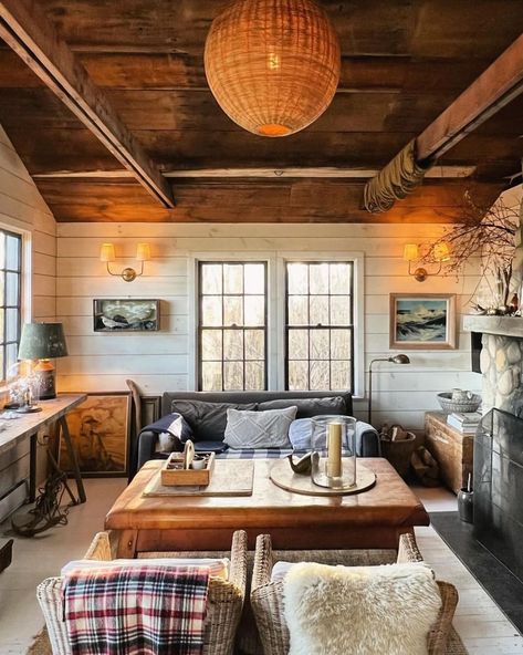 counting the days til summer at #searoost | Instagram New York House, Cabin Living Room, Cabin Inspiration, Georgia Homes, Cabin Living, Lake Cottage, Cabin Design, Maine House, Cabin Decor