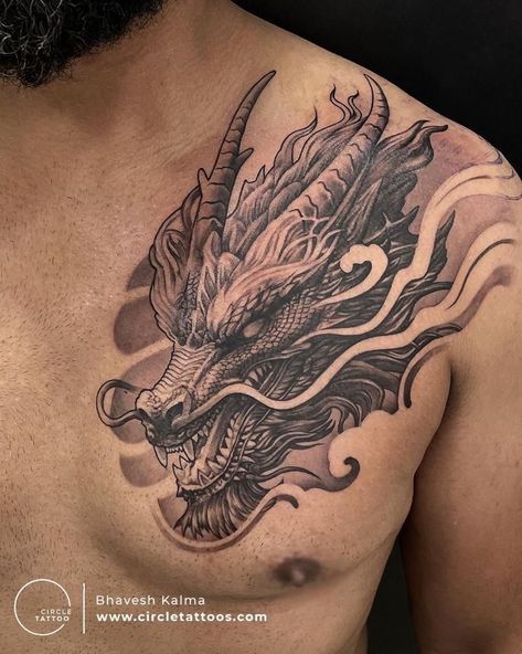 Shen Long Tattoo, Dragon Tattoo Back, Dragon Head Tattoo, Colour Tattoo For Women, Colored Tattoo Design, Dragon Tattoo Ideas, Tato Dada, Dragon Tattoos For Men, Cobra Tattoo