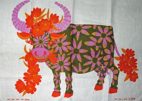 Oxfam Daisy Cow - Brown | First issued by Oxfam in 1968 | Flickr Belinda Lyon, Cow Illustration, Vintage Tea Towels, Cow Art, Linen Tea Towel, Irish Linen, Pink Daisy, Retro Art, Vintage Tea