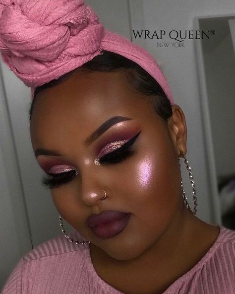 Glam Womens Fashion, Rosa Make-up, Silvester Make Up, Makeup Cantik, Maquillage Yeux Cut Crease, Tutorial Eyeliner, Pink Eyeliner, Neutral Eye Makeup, Makeup Tip