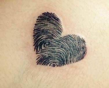 25 Best Meaningful Tattoos And Memorial Tattoos In Remembrance Of A Loved One Thumbprint Tattoo, Fingerprint Tattoo, Fingerprint Heart Tattoos, Fingerprint Tattoos, Fingerprint Heart, Remembrance Tattoos, Tato Jari, 4 Tattoo, Tattoos Geometric