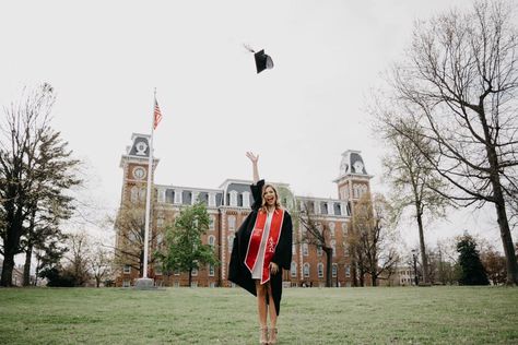 University of Arkansas Senior Pictures at Old Main University Of Arkansas Senior Pictures, Fsu Graduation, Graduation Outfit College, College Grad Pictures, Grad Picture Ideas, College Grad Photos, College Pictures, College Graduation Pictures Poses, College Senior Pictures