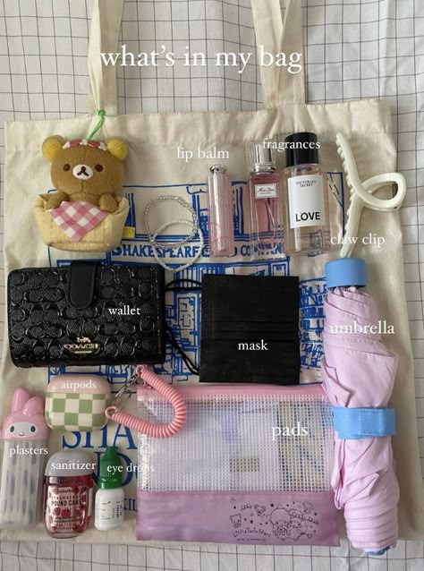 What’s In My Bag Korean, Whats In My Bag Aesthetic Korean, What’s In My Bag Aesthetic, Bag Essentials School, Whats In My School Bag, What Is In My Bag, Bag Tour, Bag Essentials Travel, Everyday Bag Essentials