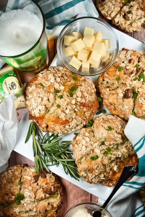 The cutest loves of miniature soda bread, in three different variations: Garlic, Asiago and Herb, Bleu Cheese and Olive, and Cheddar and Dill! Soda Bread Recipe, Bread Lame, Irish Soda Bread Recipe, Refreshing Beverages, Irish Breakfast, Olive Relish, Asiago Cheese, Irish Soda, Irish Soda Bread