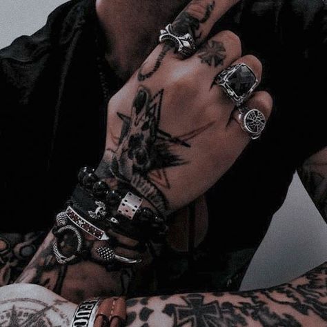 Ronan Markov, Man Rings, Rocker Jewelry, Masculine Jewelry, Rings Black, Mens Rings Fashion, Bad Boy Aesthetic, Rockabilly Style, Aesthetic Tattoo