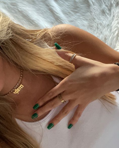 Nail And Outfit Pic, Emily Paulichi Nails, Green Nails Outfit, Random Insta Story, Emily Paulichi, August Nails, Hippie Nails, Classy Acrylic Nails, Really Cute Nails