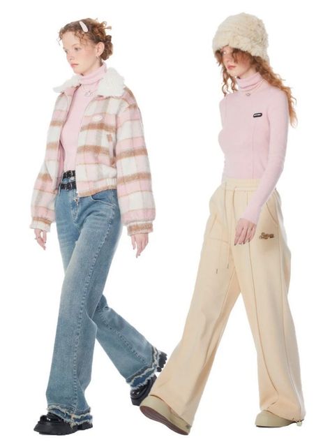 Kpop Style Outfits, Korean Winter Style, Pink Turtleneck Outfit, Blue Pink Outfit, Outfit Inspo Korean, White Blue Outfit, Turtleneck Outfits, Cream Outfit, Clothes Streetwear