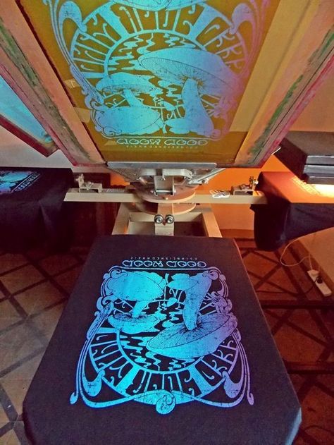 Screen Printing Inspiration, Screen Printing Business, Sublimacion Ideas, Screen Printing Machine, Tshirt Printing, Screen Printer, Screen Printing Shirts, Valentines For Boys, Printing Ink