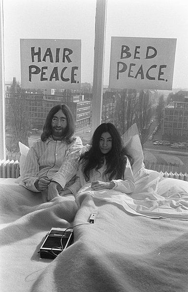 John Lennon and Yoko Ono bed-in begins in Amsterdam Bed Peace, John Lennon Quotes, John Lennon Yoko Ono, John Lennon And Yoko, Give Peace A Chance, Yoko Ono, Annie Leibovitz, Across The Universe, The Fab Four